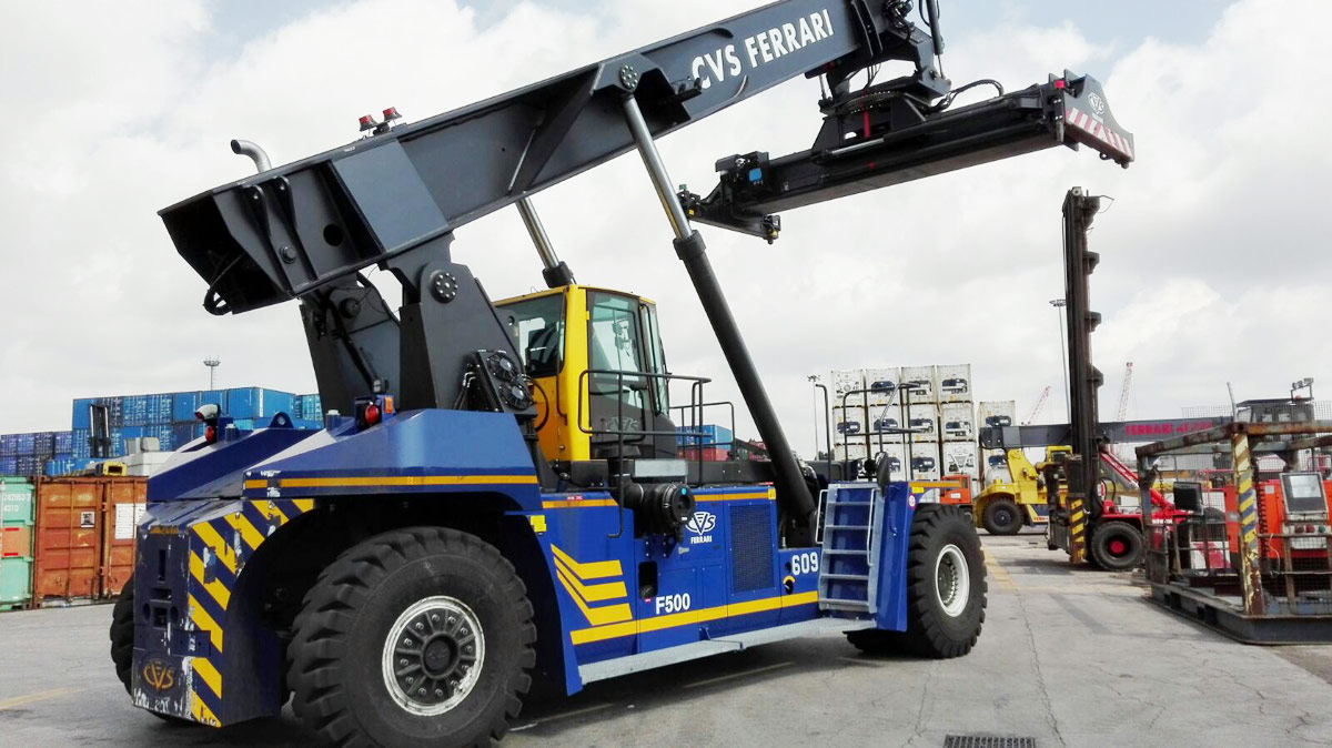 psa vecon takes delivery of two new cvs ferrari reach stackers